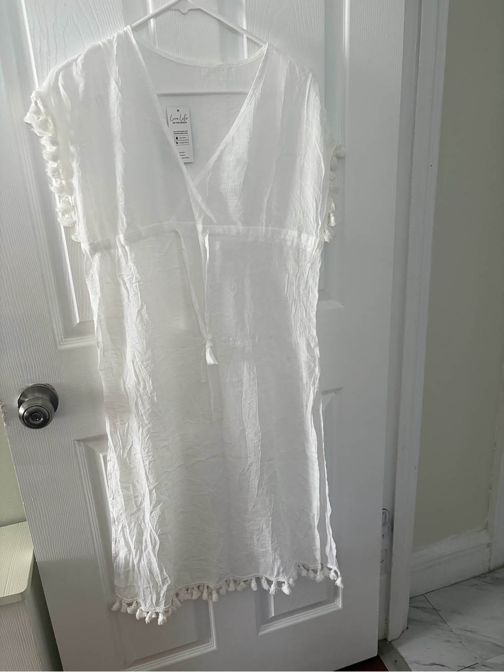 NWT XS Cupshe White V-Neck Tassel Cover-Up